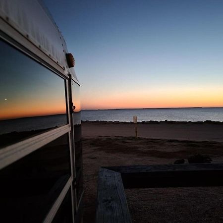 Maggie At The Beach - 1973 Vintage Rv Port Lavaca Exterior foto